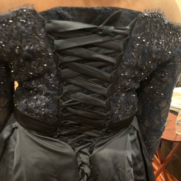 Off the shoulder formal dress - Picture 5 of 5